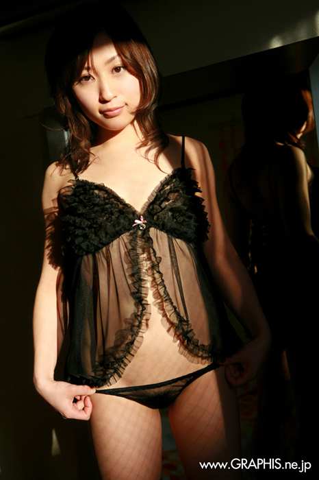 Graphis套图ID0340 2006-07-06 [Limited Edition] Momo Yoshizawa - [Not Forgotten]