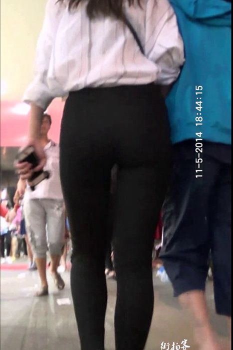 [街拍客视频]jx0056 让人为之着迷的紧身裤美臀MM