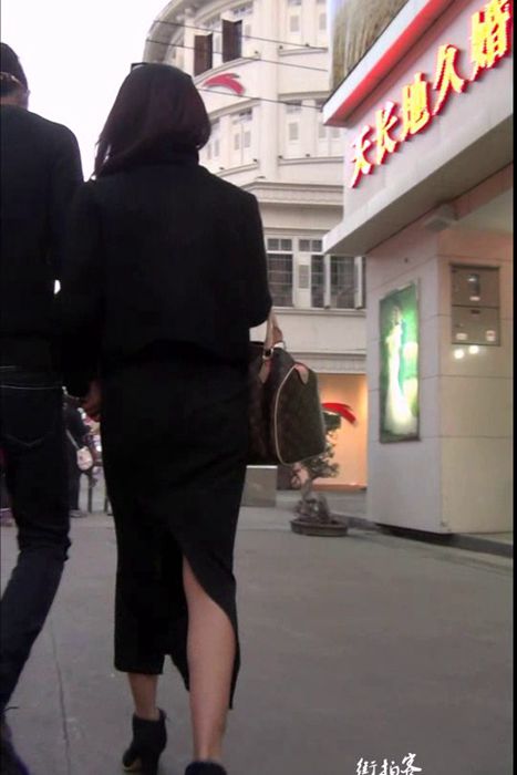 [街拍客视频]jx0610 极品街拍一袭黑色长裙的气质美人