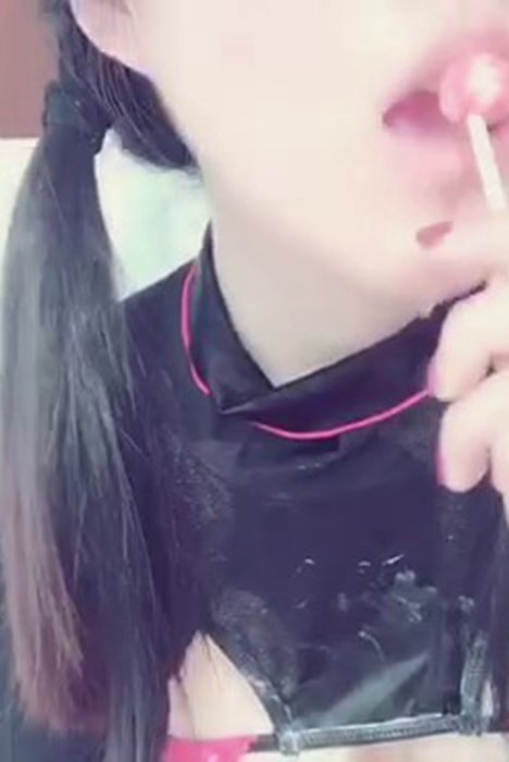 [PR社衣酱yu1]ID0027 由衣酱yu1 视频套十三黑甜少女棒棒糖与酸奶--性感提示：尤物网袜佳丽雪肤香肩傲人胸围玉腿野性十足撩人美女美腿红唇丁字裤裤袜酥软绵香丝袜美女玉体横陈天使面庞夜色朦胧半